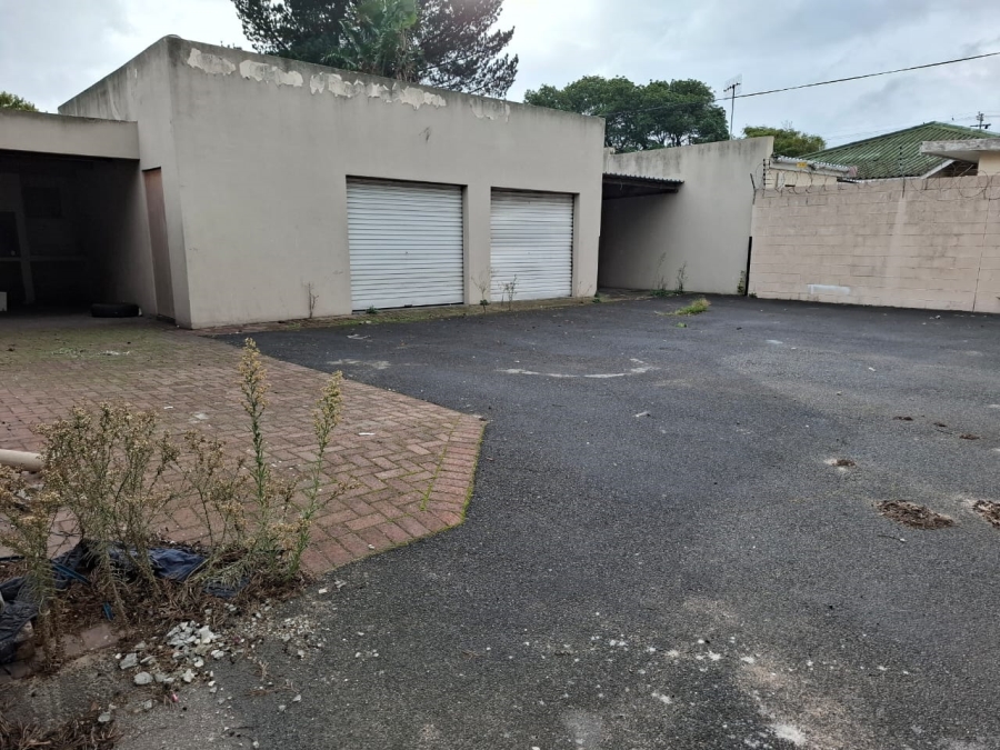 6 Bedroom Property for Sale in Oakdale Western Cape